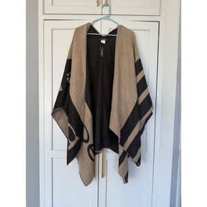 NWT read BEBE One Size Logo Cozy Wrap Shawl Poncho Black Beige Tan Neutral Wrap